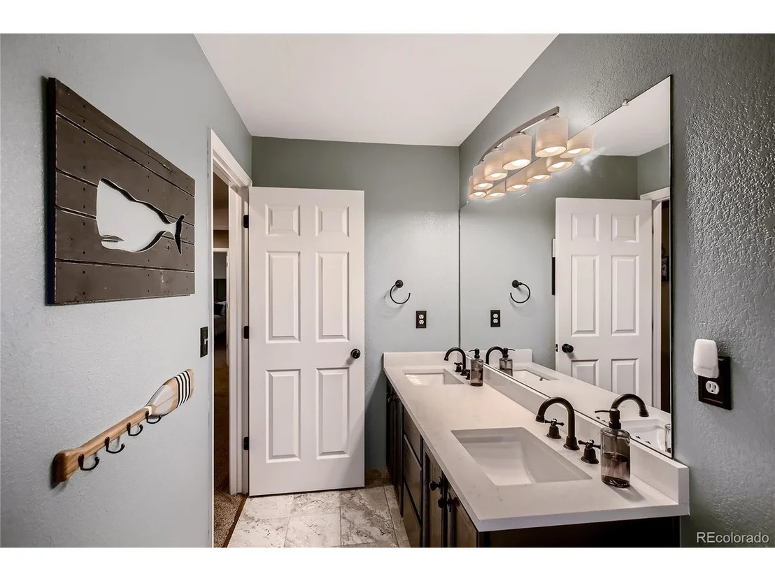 Photo of 13122 Pennsylvania Cir