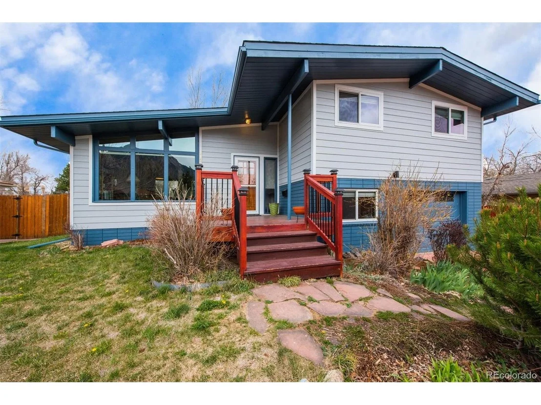 Photo of 2855 Carnegie Dr