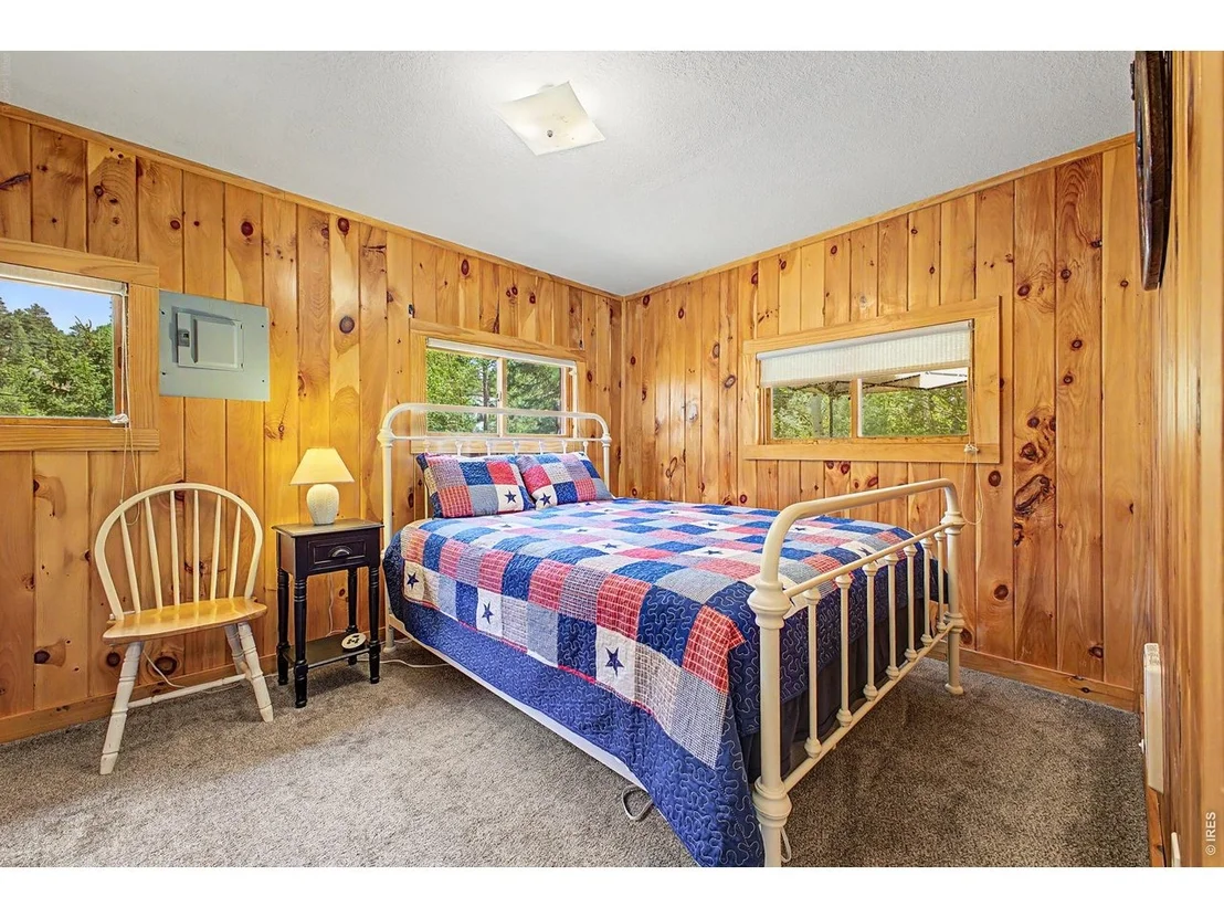 Photo of 259 Riverside Dr