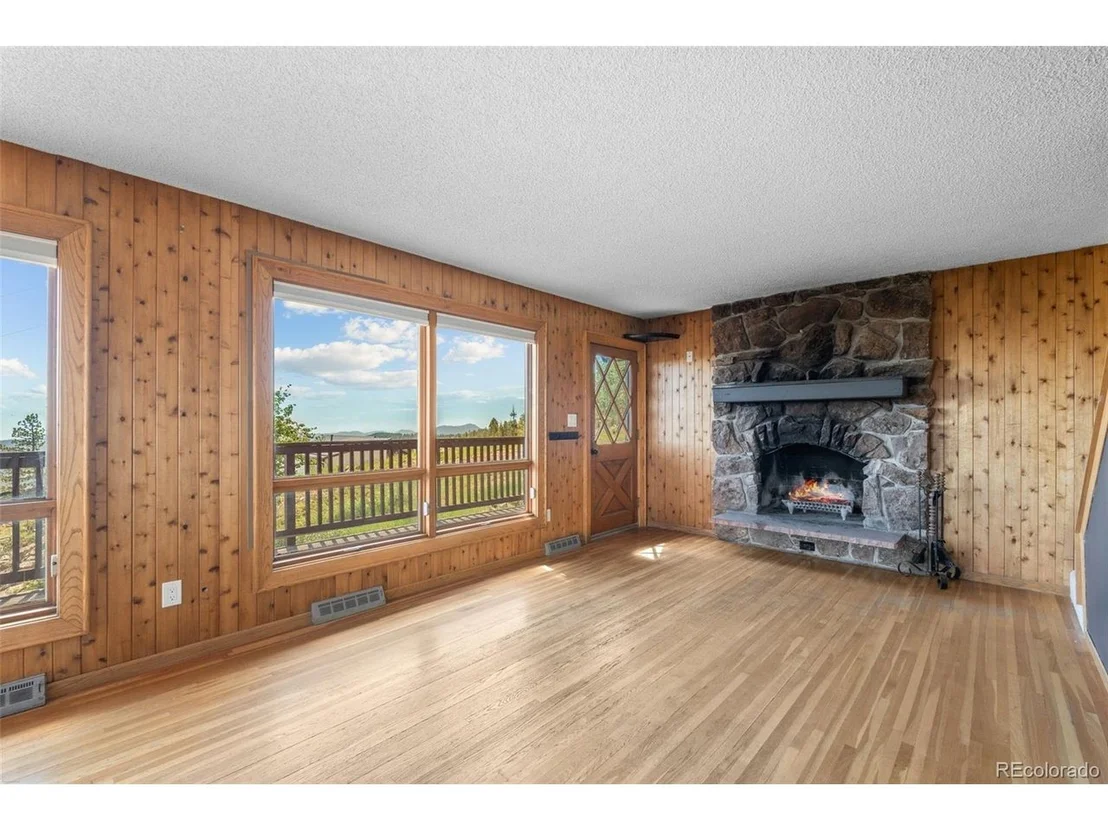 Photo of 848 Aspen Dr
