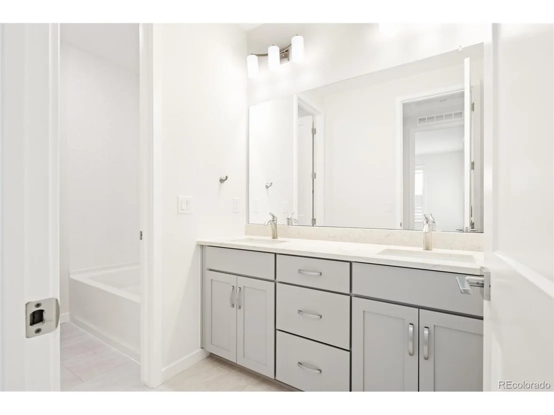 Photo of 11103 Cloud Shadow St