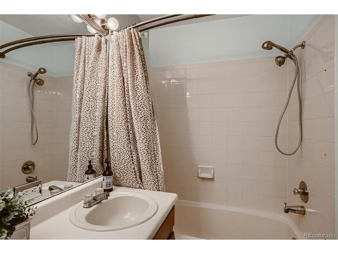 Photo of 4117 W 62nd Pl