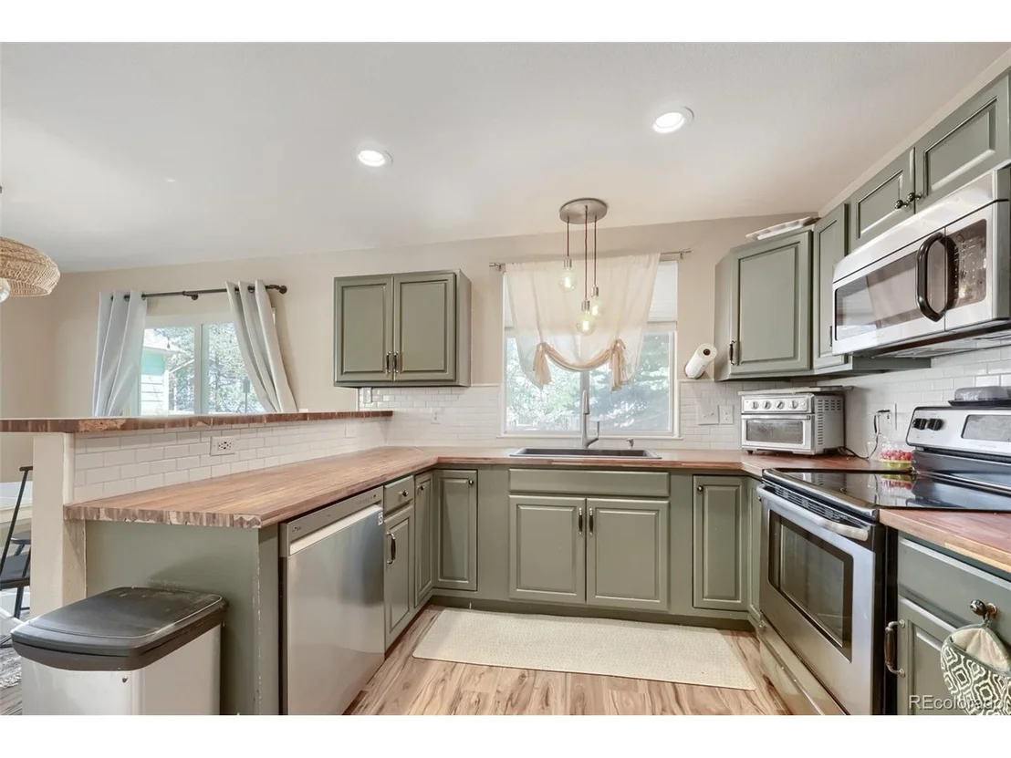 Photo of 8746 Cloverleaf Cir