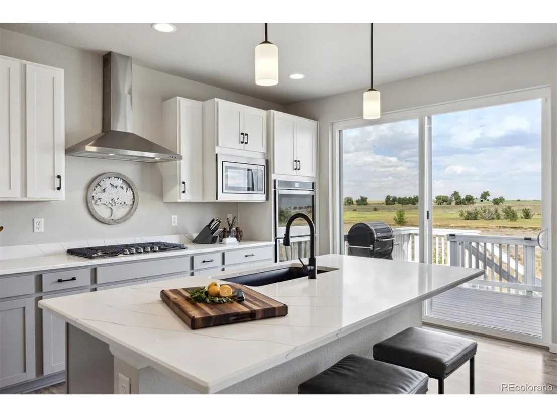 Photo of 1665 Shoreview Pkwy