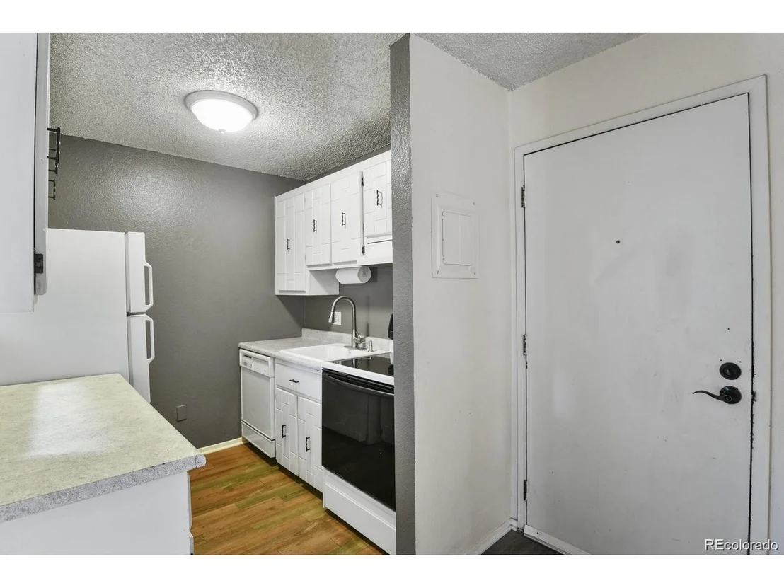 Photo of Unit 19S at 3035 Oneal Pkwy
