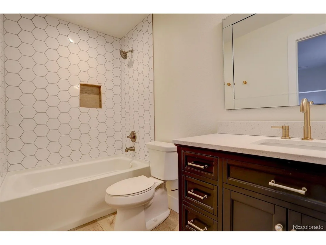 Photo of 6864 W 69th Pl