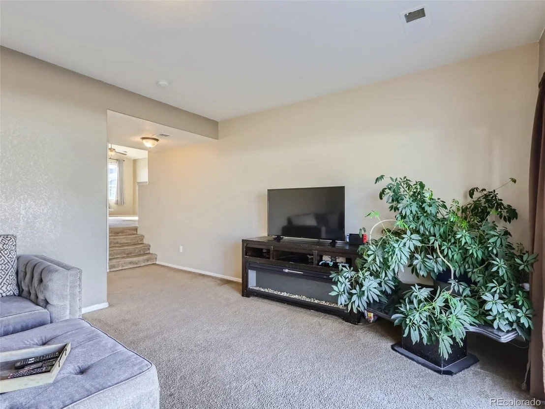 Photo of 3243 Tamarac Ln