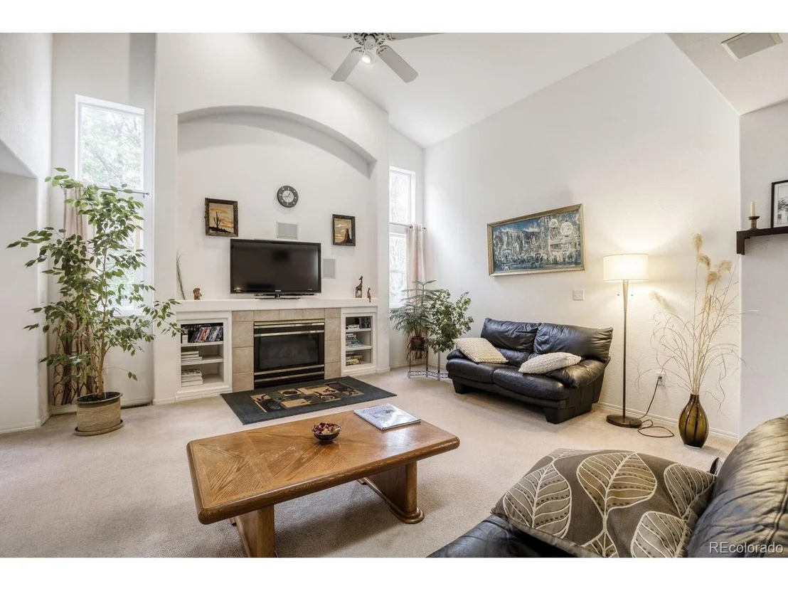 Photo of 1355 Carnation Cir