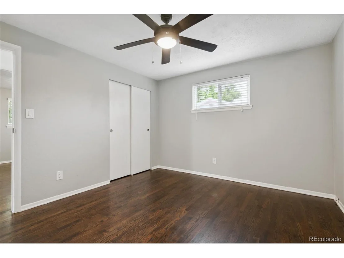 Photo of 1065 Hemlock Way