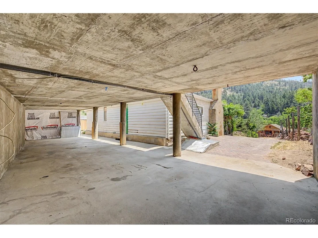 Photo of 176 Artesian Dr