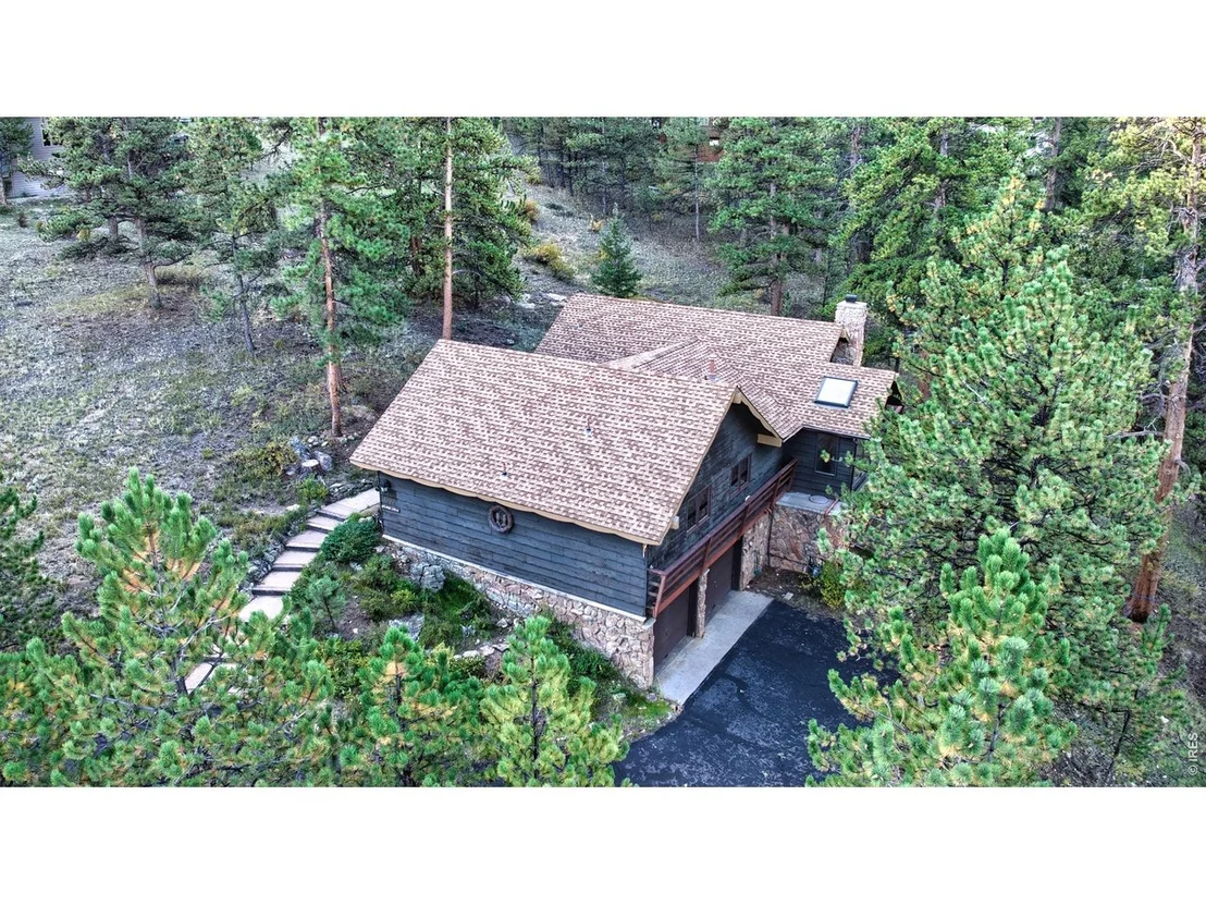 Photo of 1996 Uplands Cir
