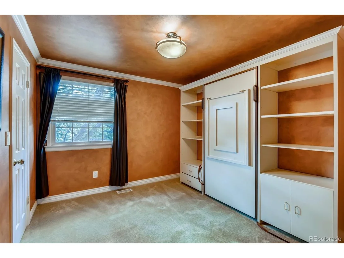 Photo of 8065 Iris St