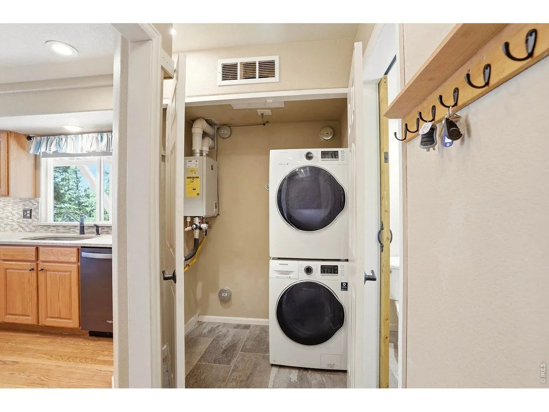 Photo of 212 Elk Pl