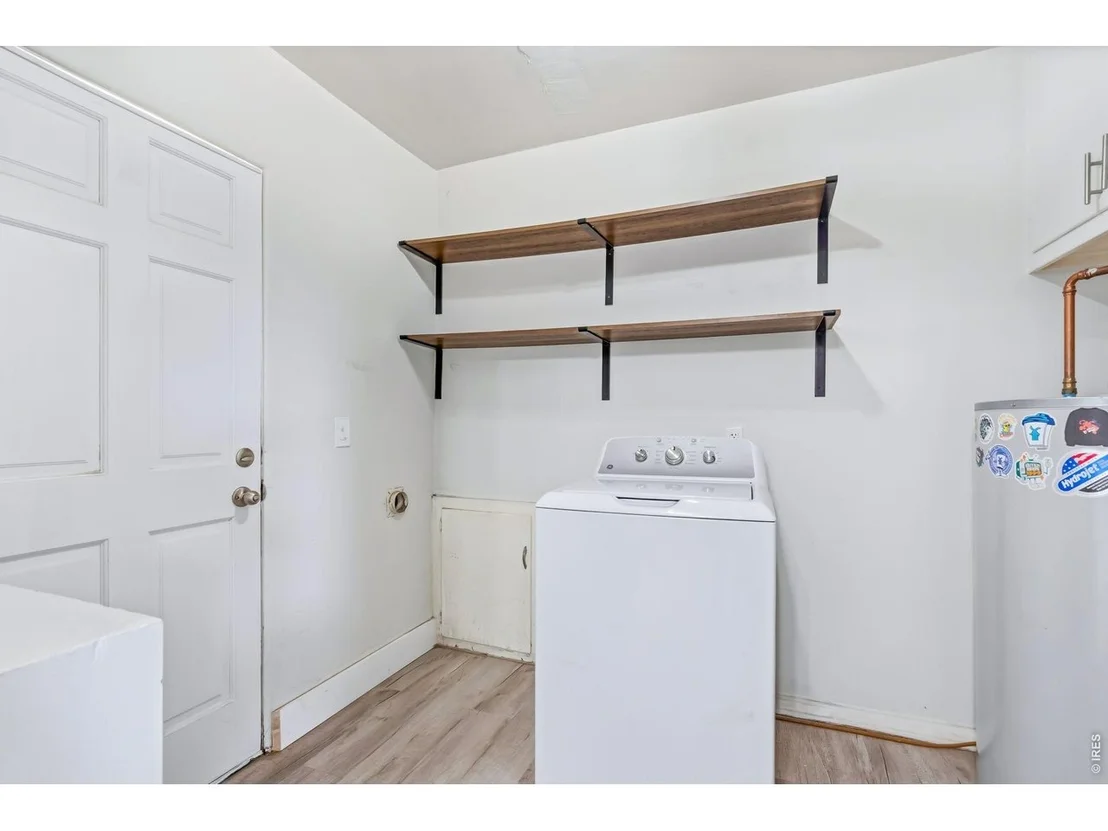 Photo of 147 E Park Ave