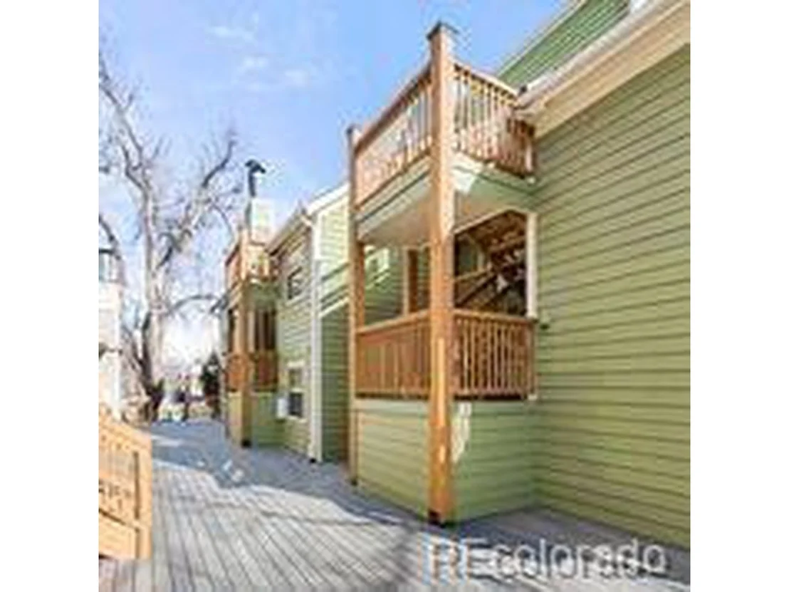 Photo of Unit 20 at 3025 Broadway St