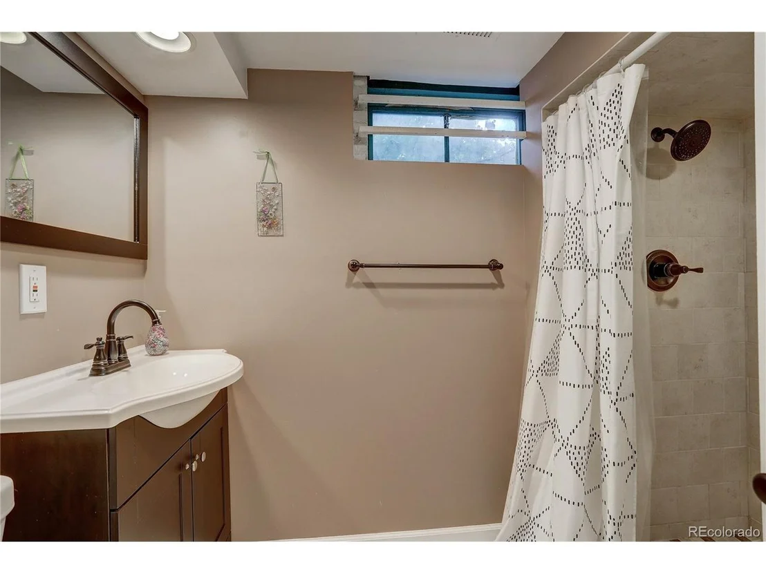 Photo of 3090 Jasmine St