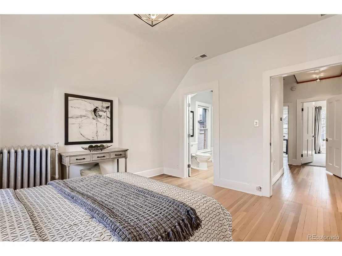 Photo of 3345 Bryant St