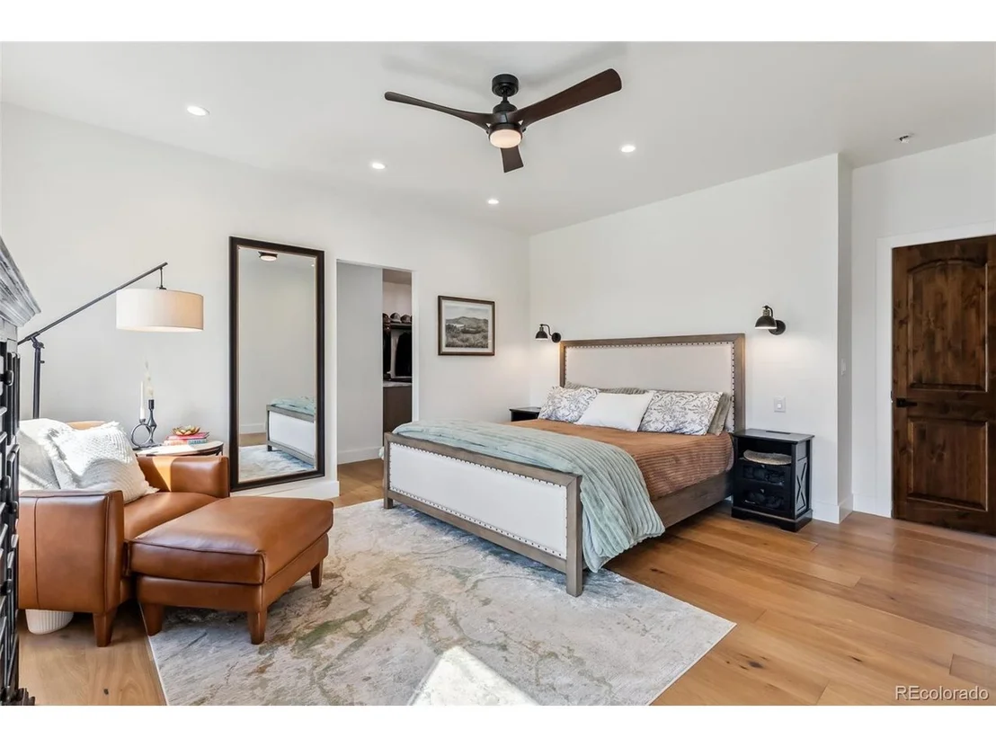 Photo of 372 Park View Dr