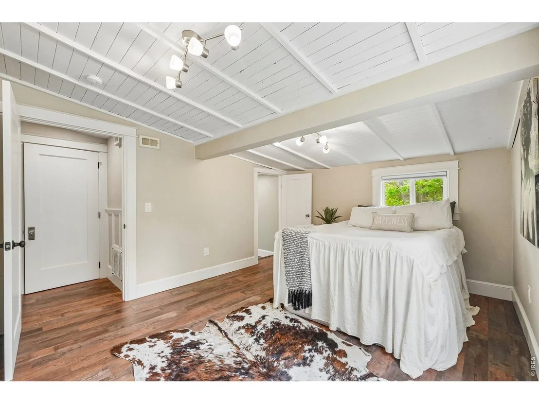 Photo of 205 5th Ave