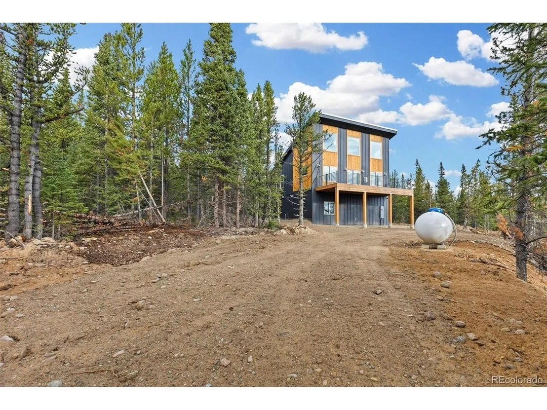 Photo of 385 Silverheels Pl