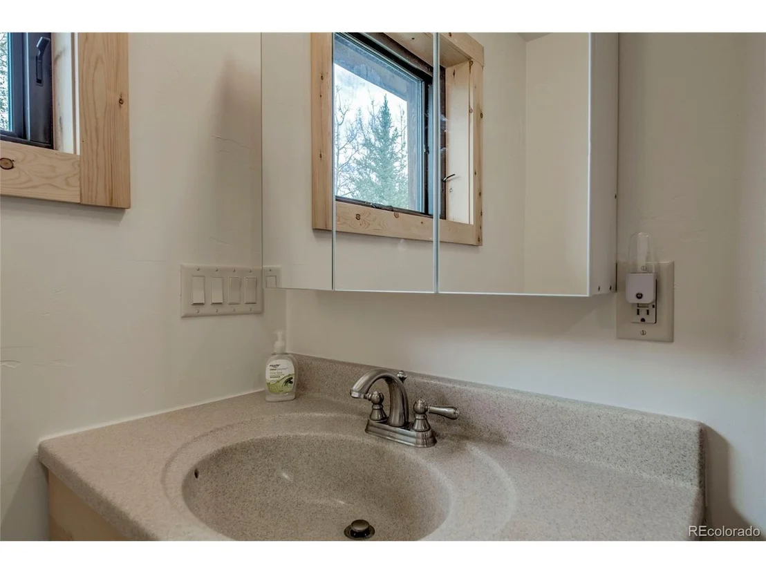 Photo of 196 Vail Cir