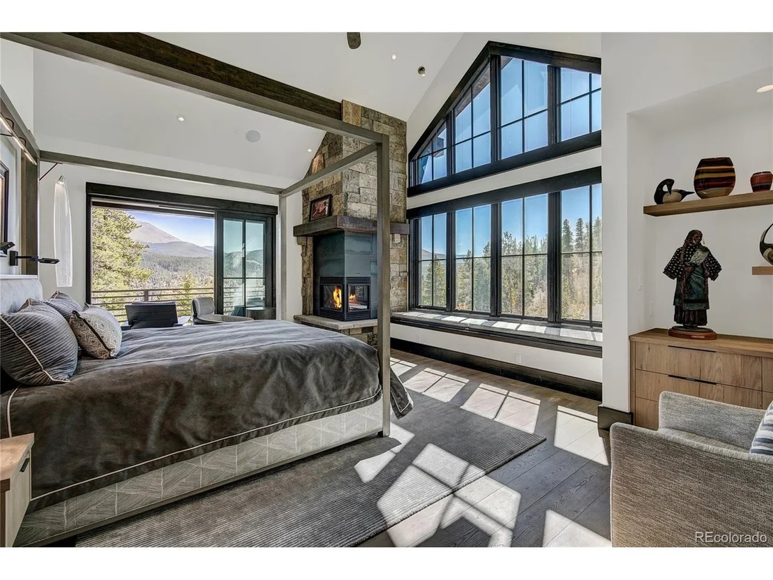 Photo of 188 Peerless Dr