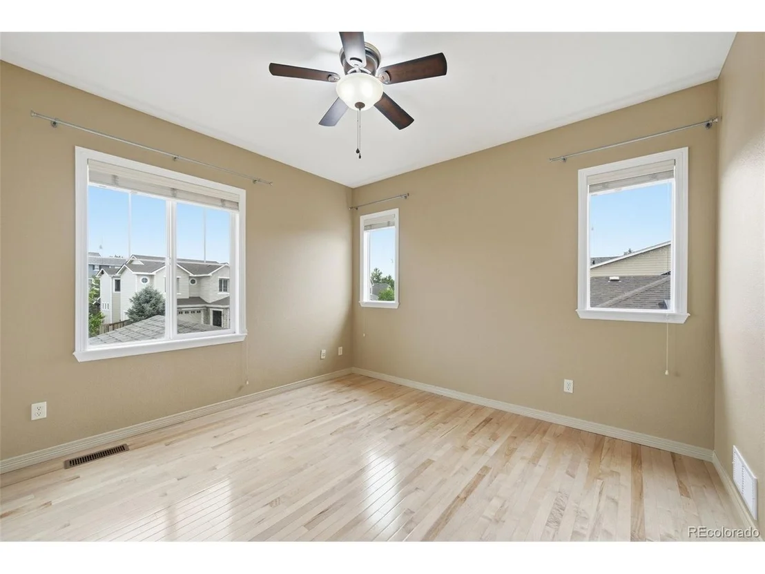 Photo of 10977 Glengate Cir