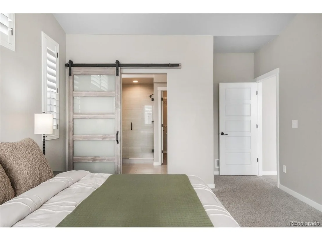 Photo of 2573 Lakes Edge Dr