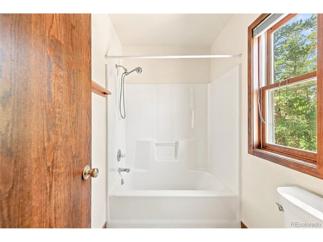 Photo of 211 Cedar Way