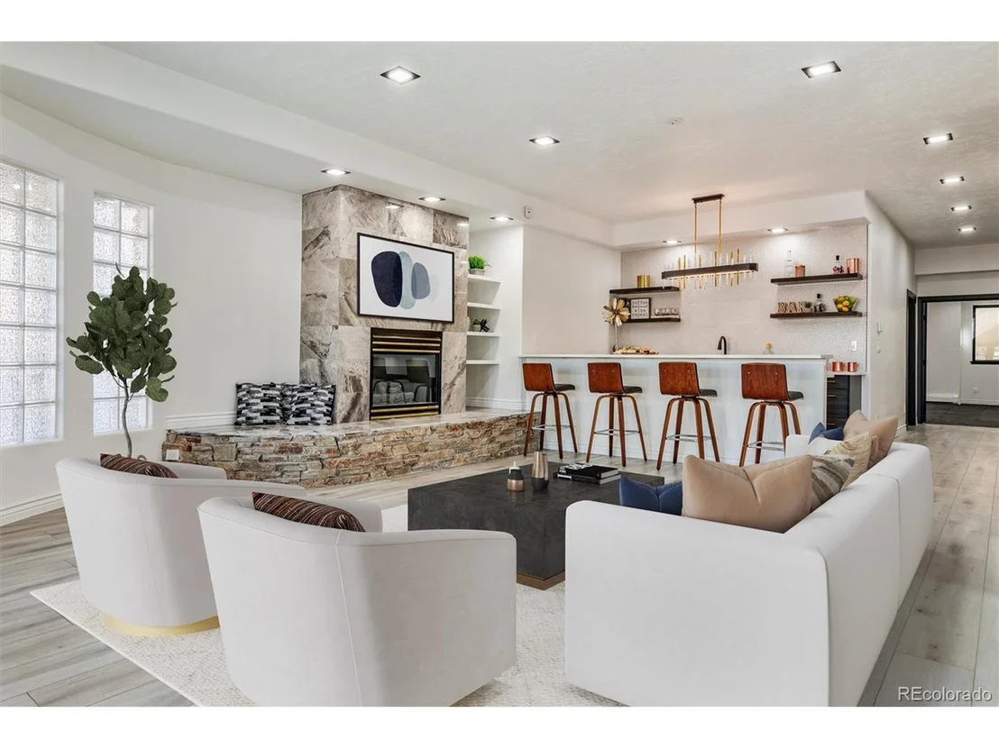 Photo of 6448 Lakeside Cir