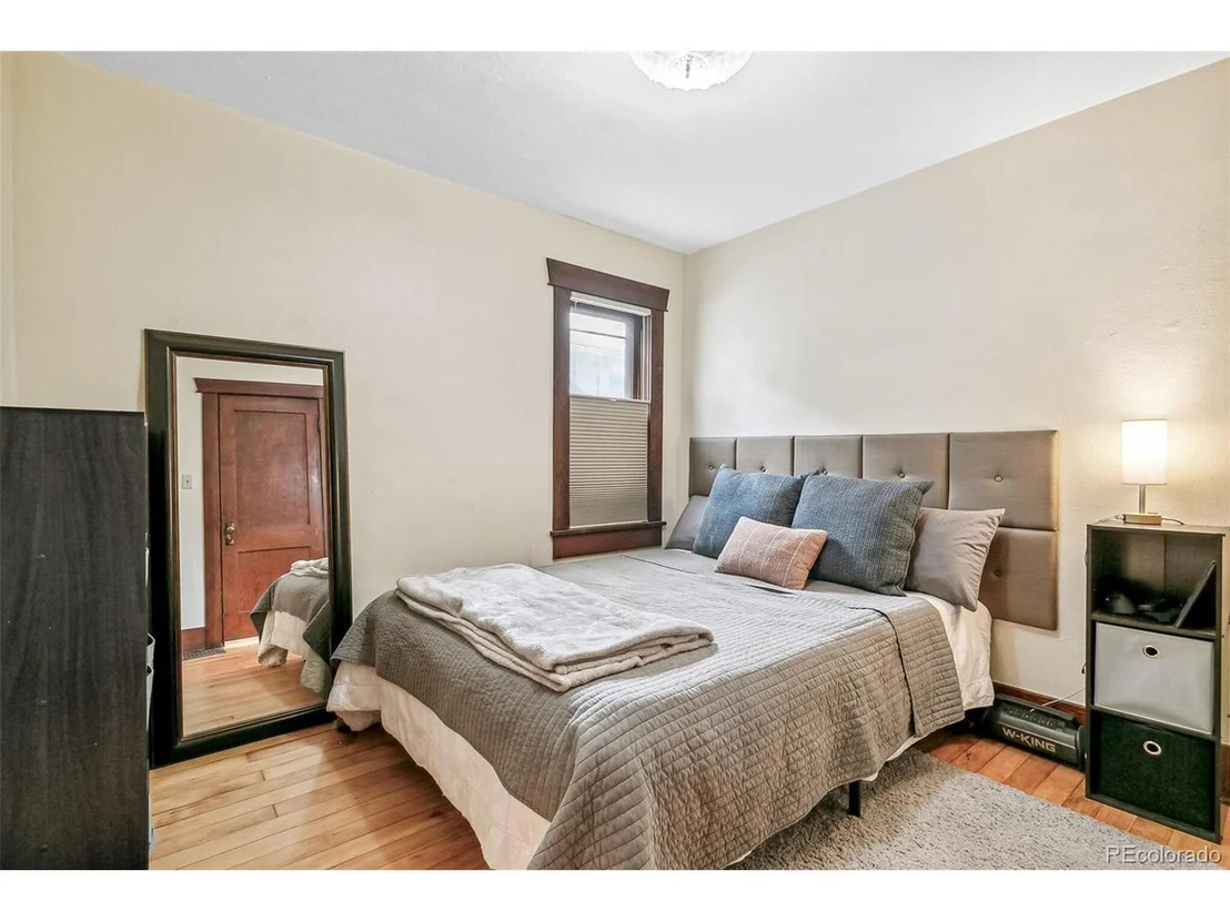 Photo of 2497 Depew St