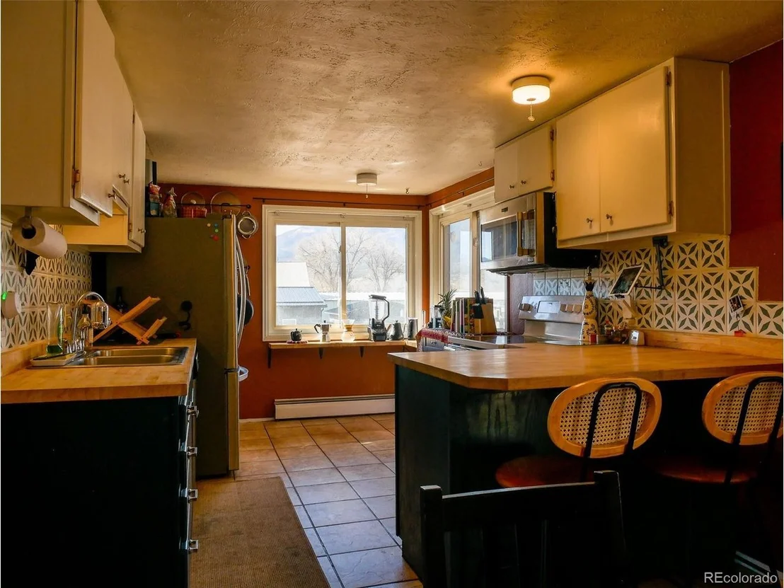 Photo of 541 W 7th St