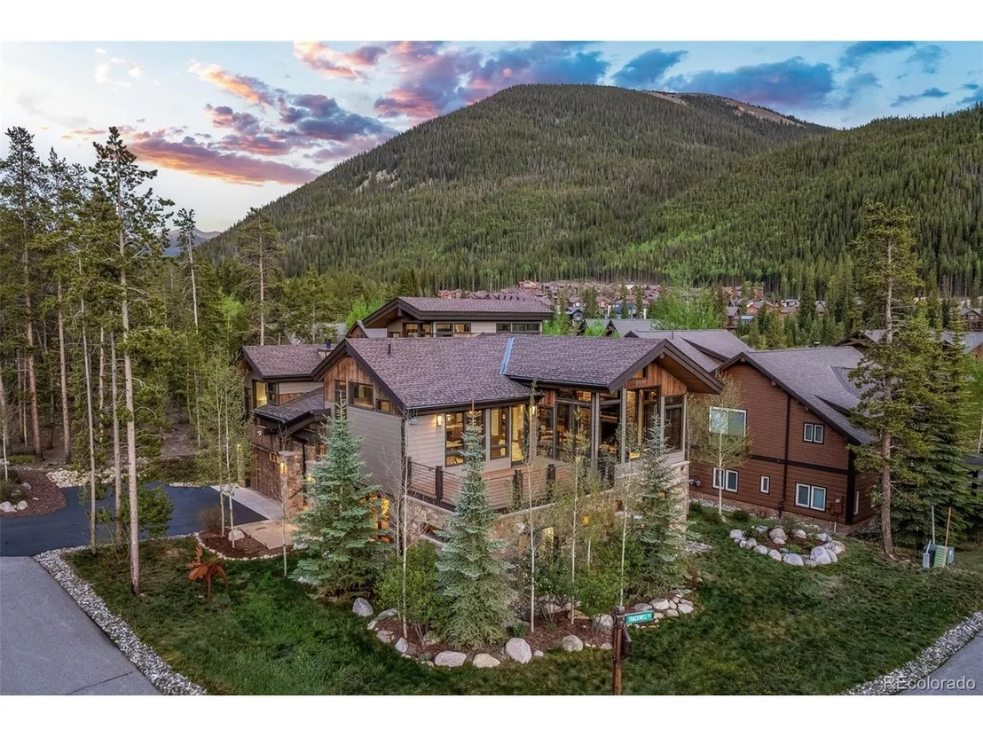 Photo of 70 Tieze Ln