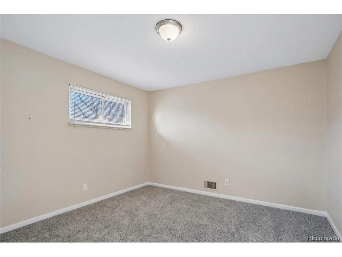 Photo of 3065 Wheeling St