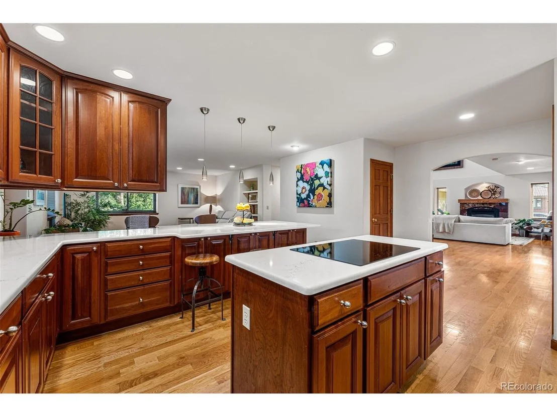 Photo of 2801 N Monaco Pkwy