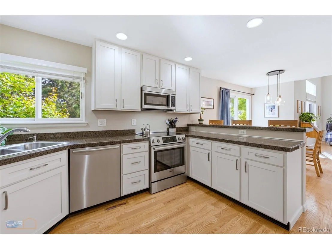 Photo of 592 Spruce Cir