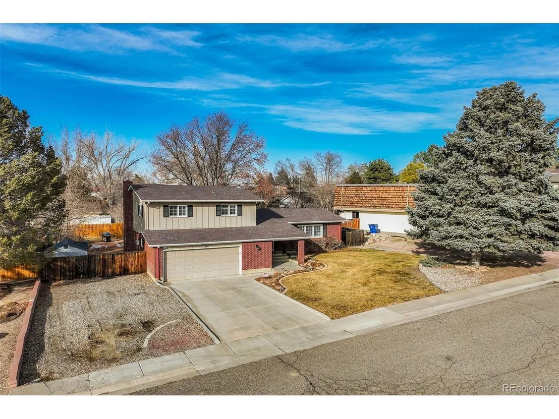 Photo of 7 Belaire Dr