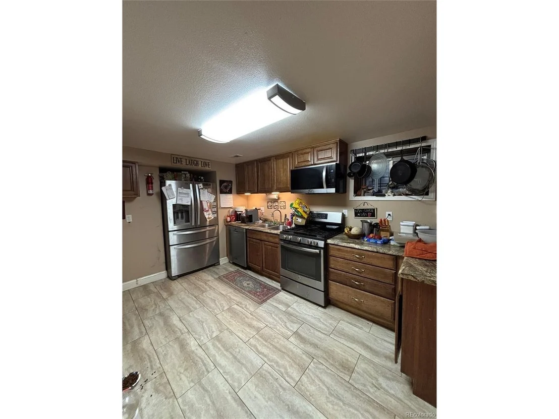 Photo of 2504 Haskell Pl