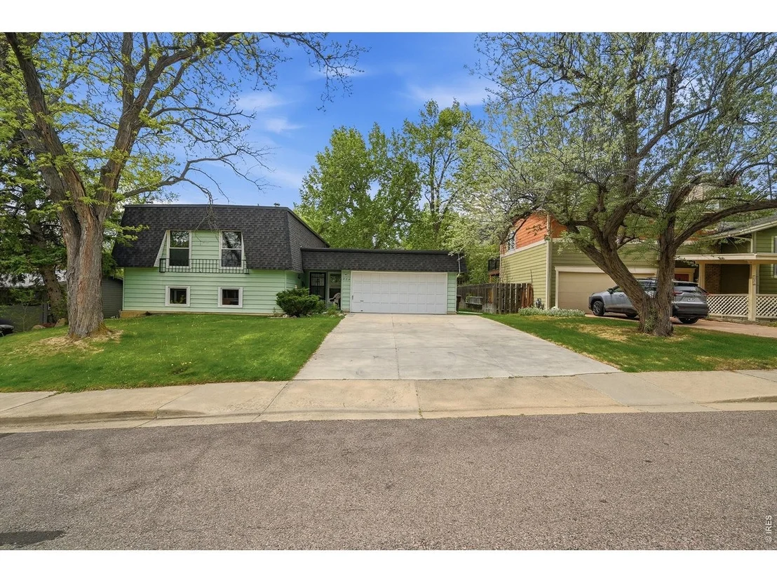 Photo of 835 Hartford Dr