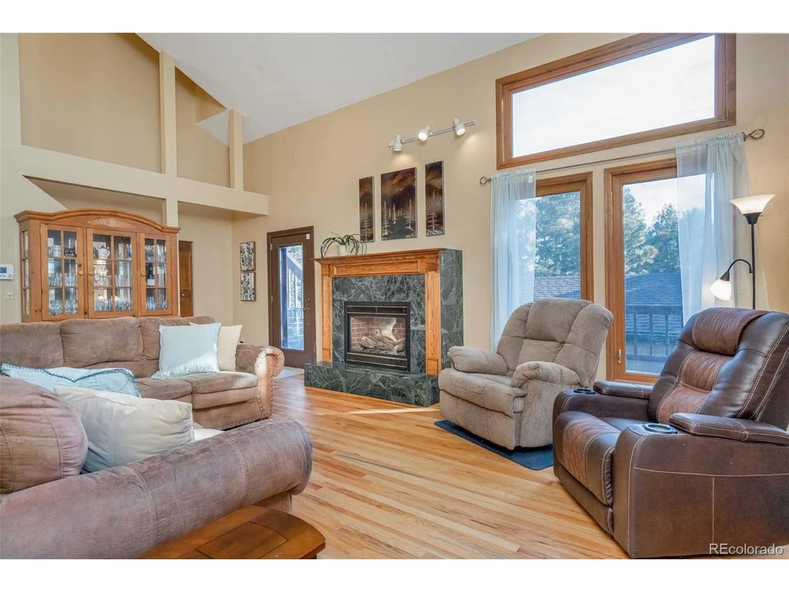 Photo of 8959 Hillview Rd