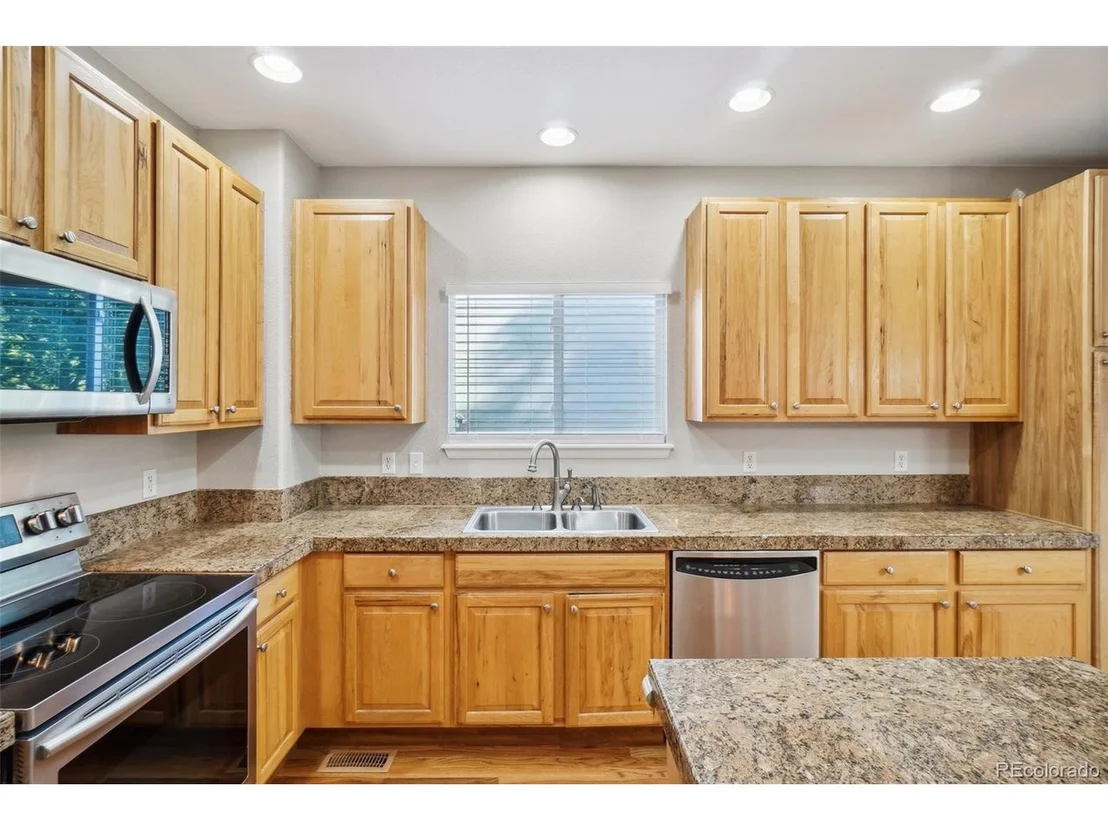 Photo of 6489 Silverleaf Ave