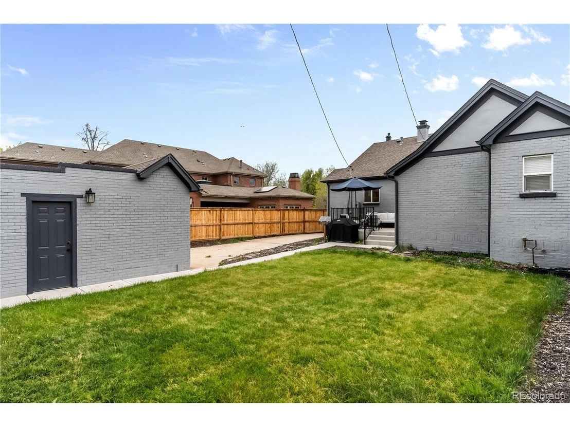 Photo of 2028 Elm St