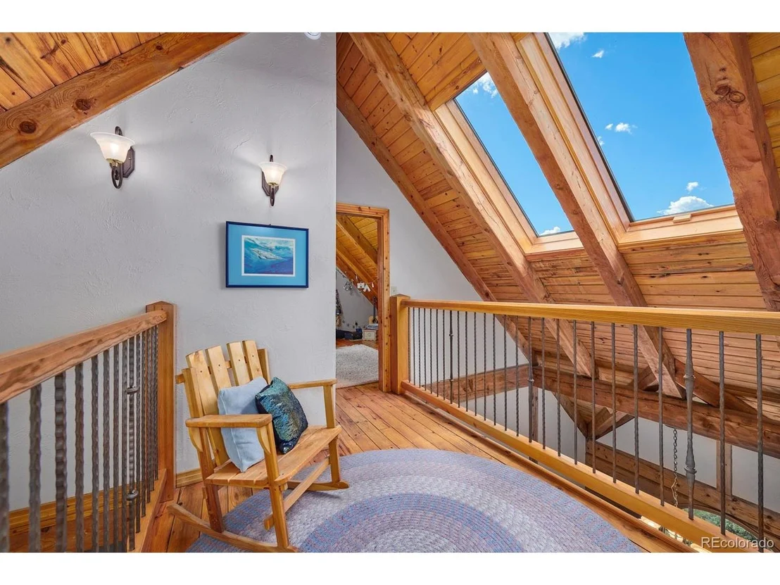 Photo of 2847 Ridge
