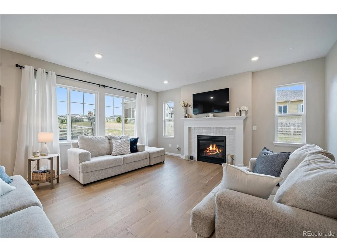 Photo of 7112 S Waterloo Way