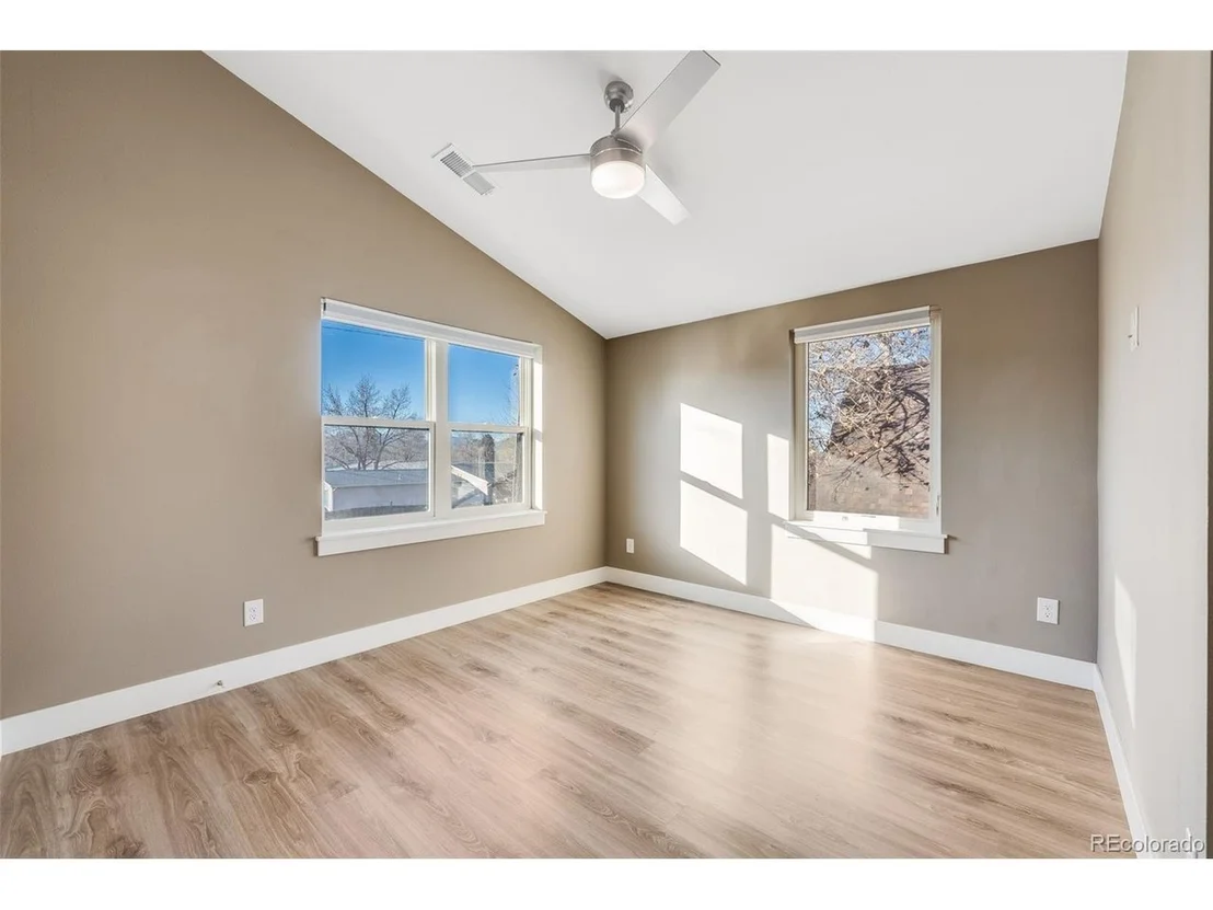 Photo of 3880 Sheridan Blvd