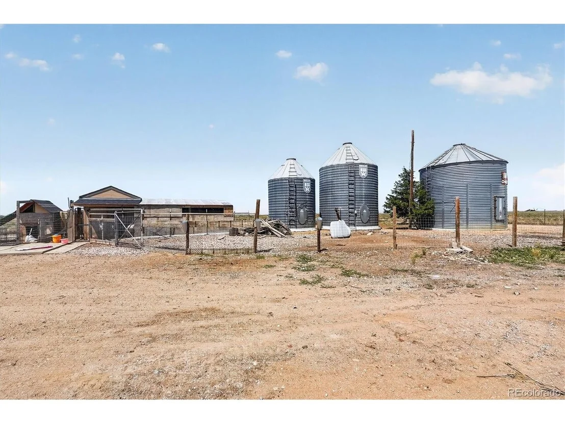 Photo of 32189 County Road 16