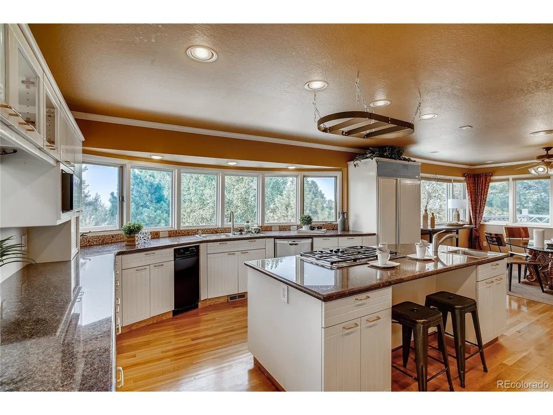 Photo of 15569 W Maple Dr