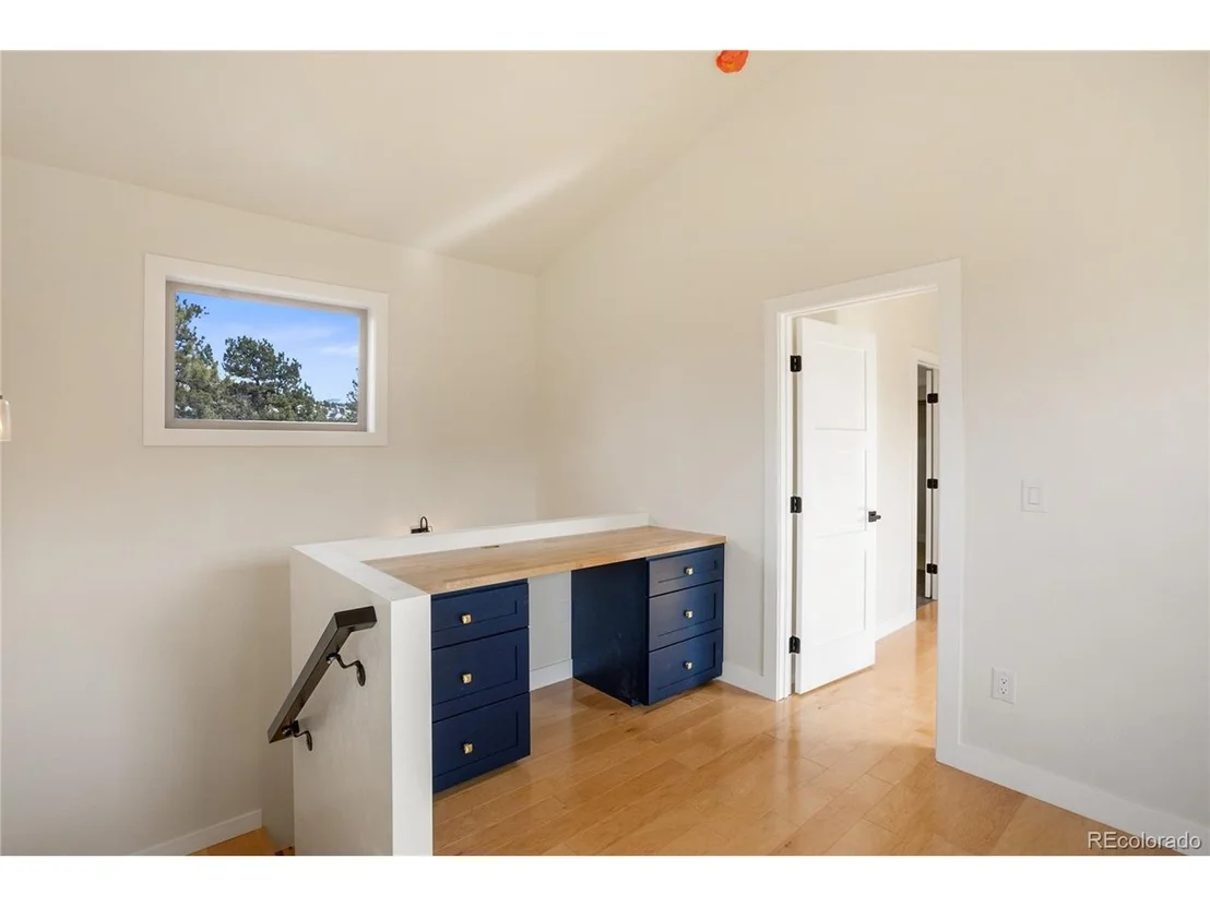 Photo of 142 Hackamore Dr