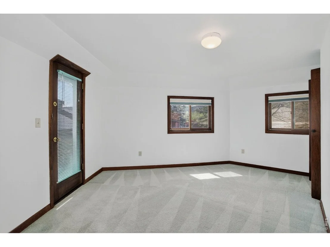 Photo of 215 Ewald Ave