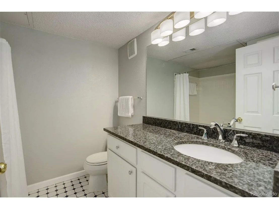 Photo of 2182 Eagle Ave